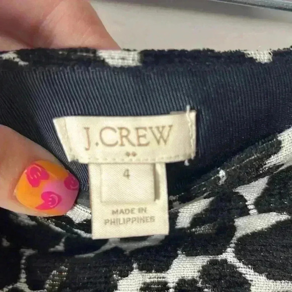 J. Crew Leopard Print Jacquard Pencil Skirt Size 4 Black, White & Taupe - Picture 2 of 8